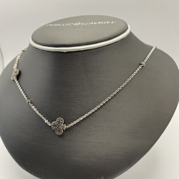 Vintage-Style Silver-Tone Club/Clover Pendant Necklace - Picture 3 of 9